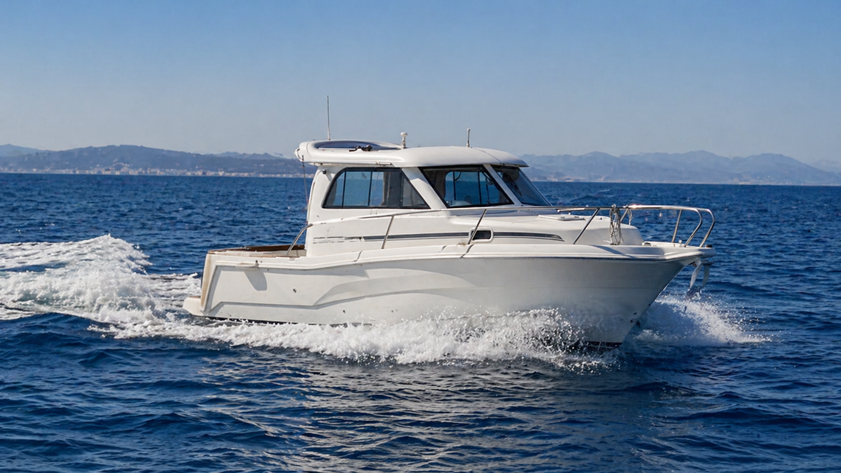 Starfisher 840 sailing at sea