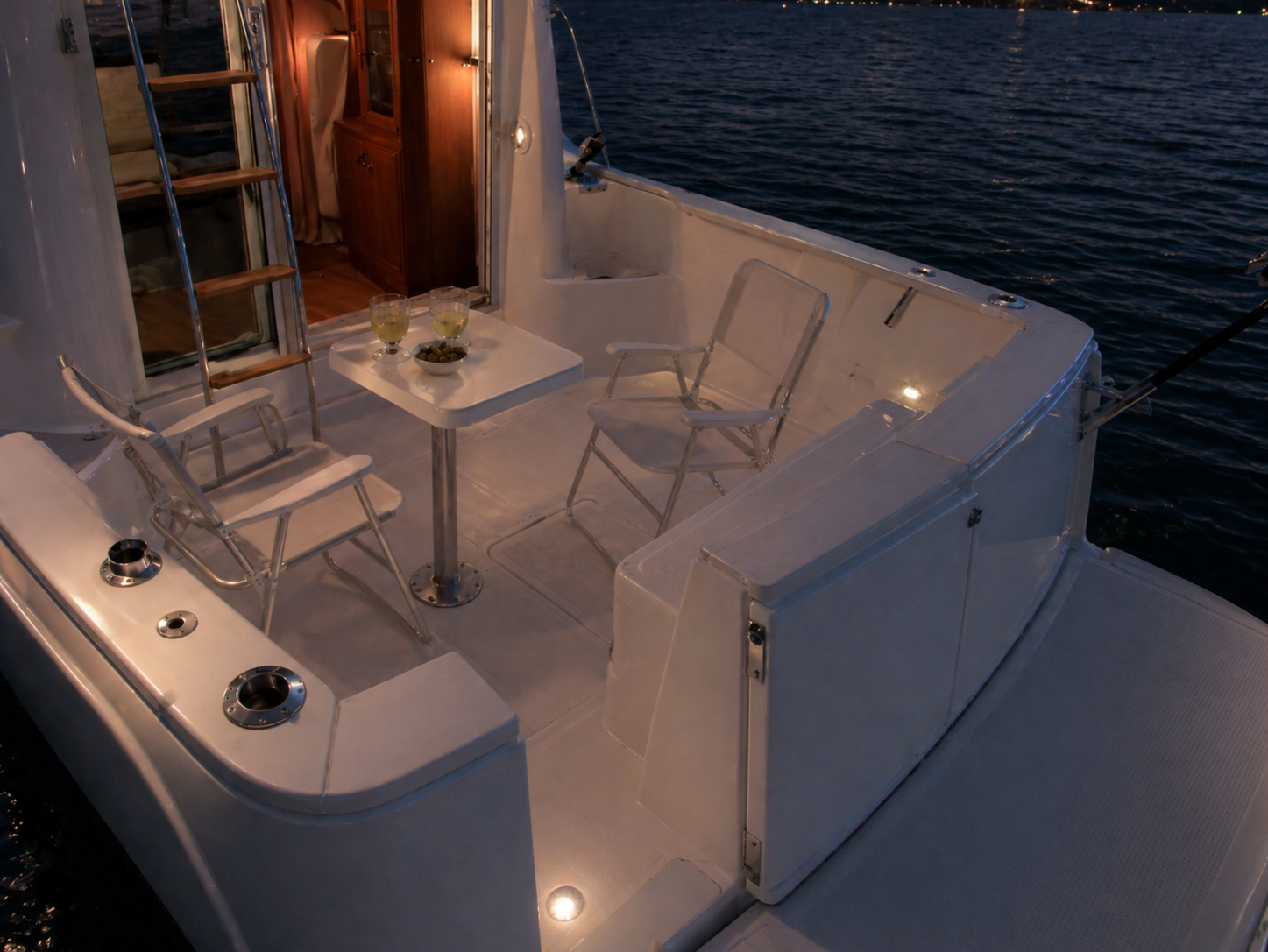Stern cockpit