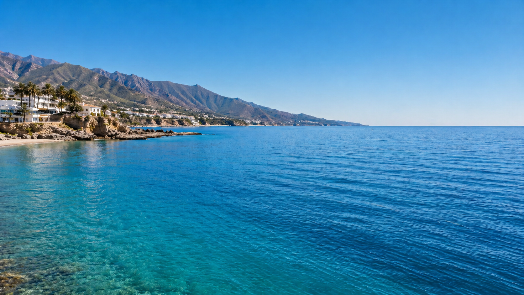 Costa de Torremolinos desde el mar